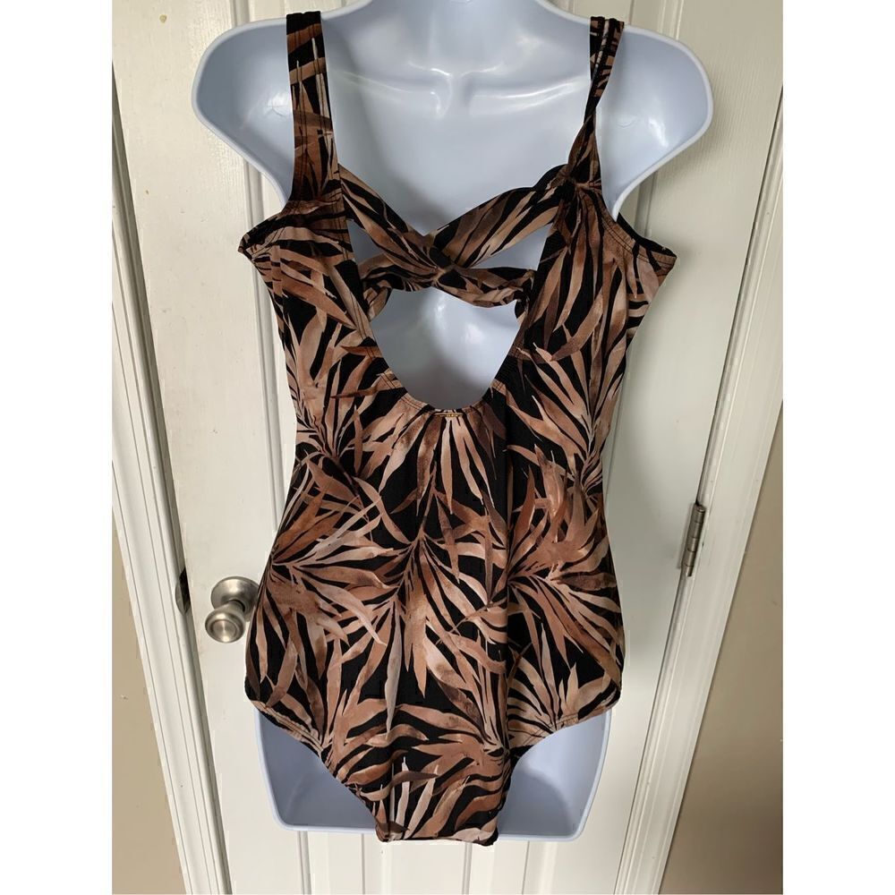 Lands end size 14 D one piece bikini - Picture 2 of 4